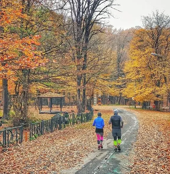 ورزش در النگدره در پاییز